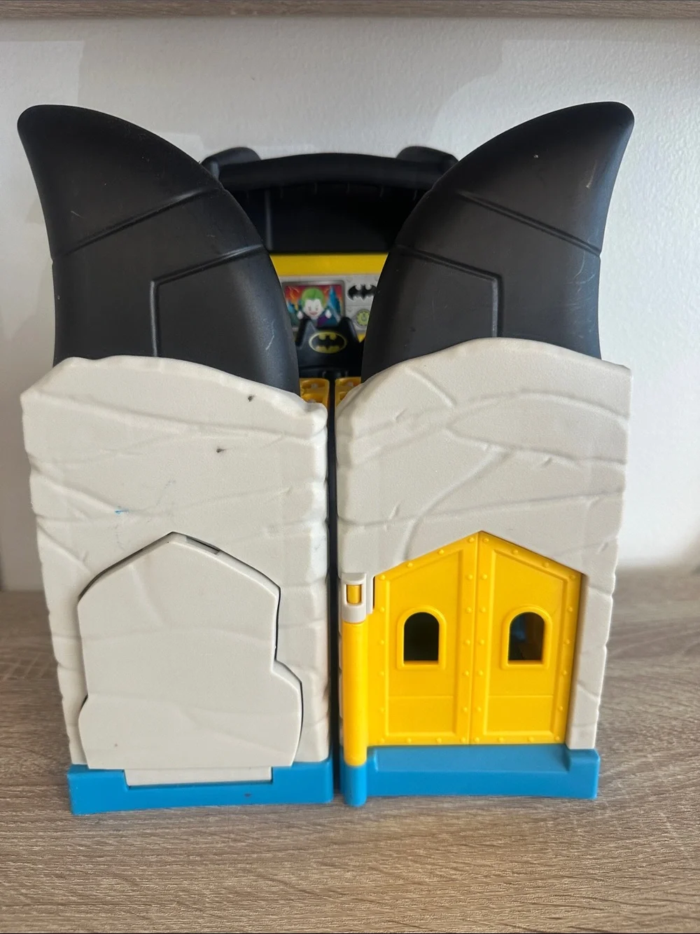 Fisher Price Little People Batman Batcave & Car